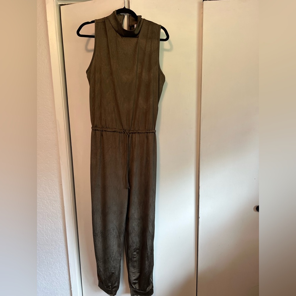 Olive Green Sleeveless Jumpsuit
